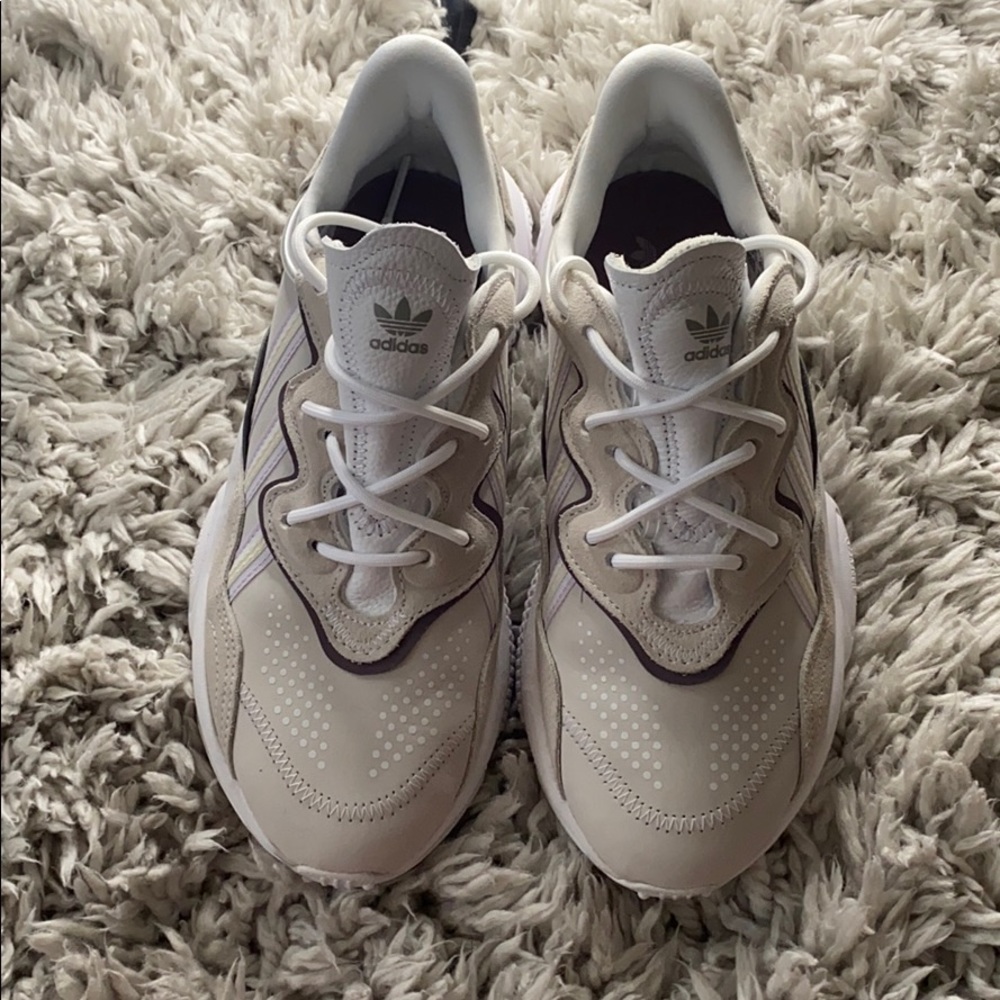 Brand New Ozweego Adidas Sneakers 💜